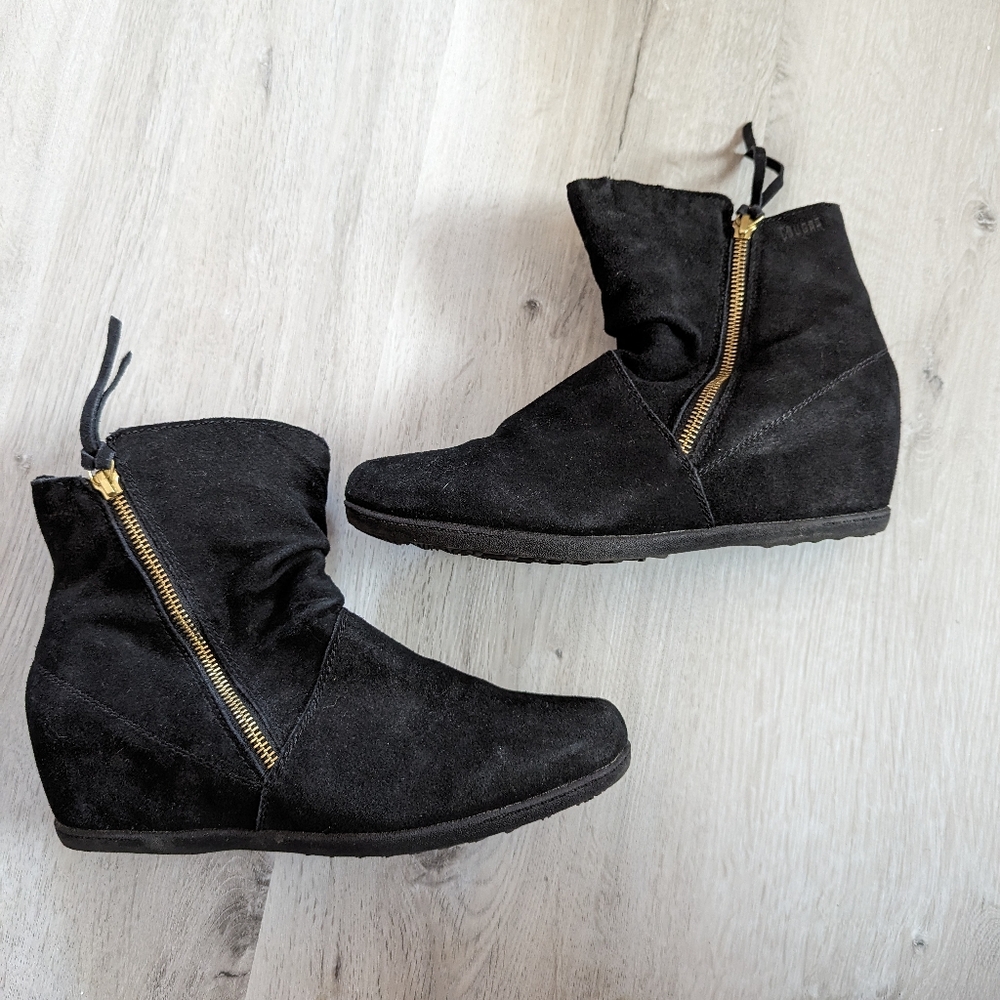 Cougar Suede Wedge Bootie Size 9